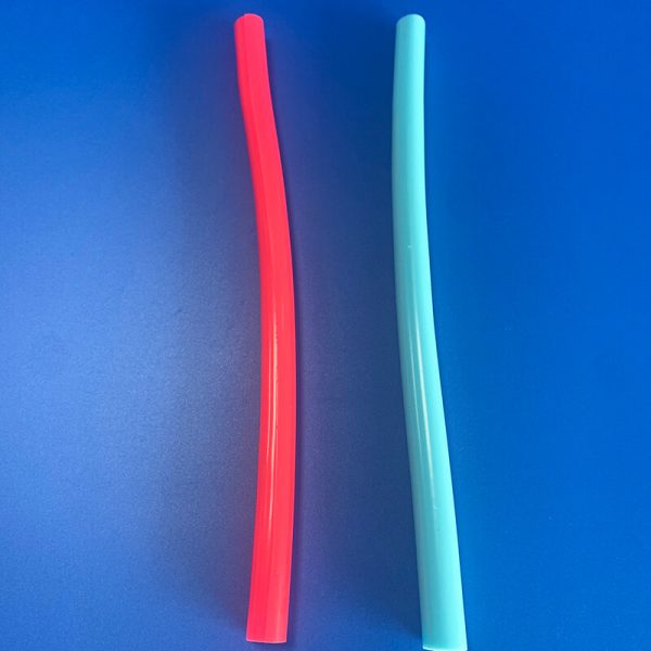 Tenchy's eco-friendly reusable silicone straws in red and blue